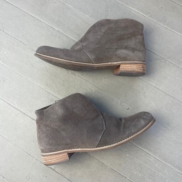 Blondo Taupe Waterproof Suede Slouchy Pull On Chukka Ankle Boots - Picture 1 of 7